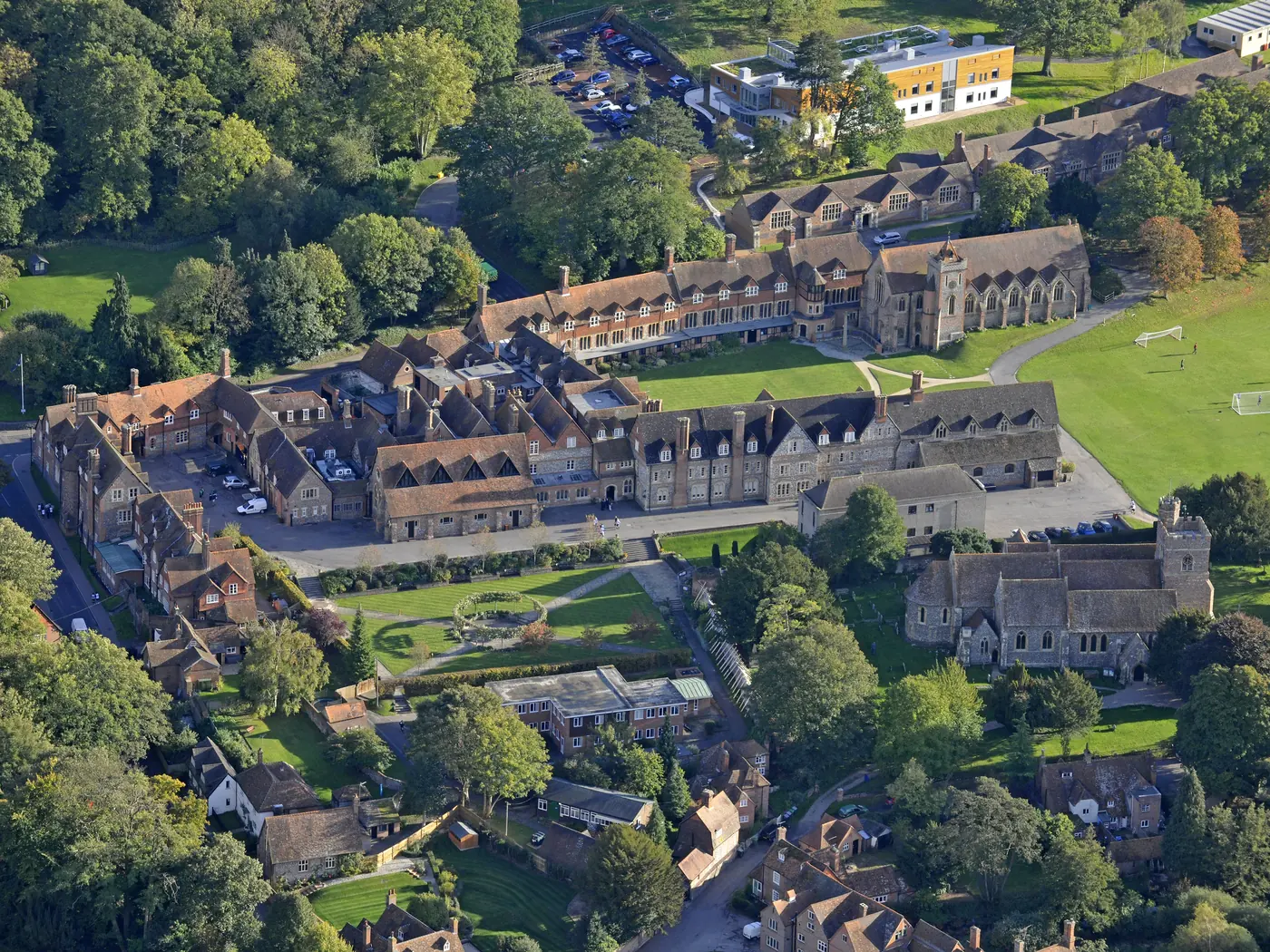 Vista aérea del campus de Bradfield College
