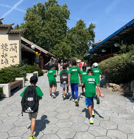 Recorriendo el parque temático