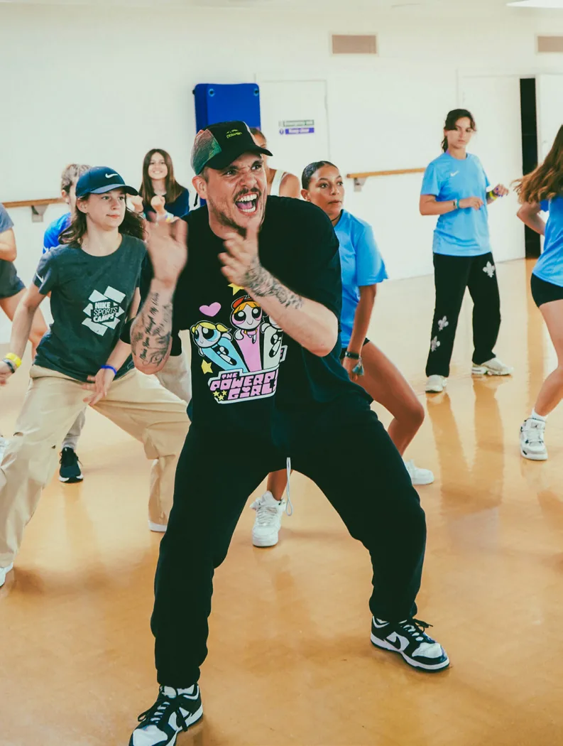 La instrucción de At Your Beat, pura energía