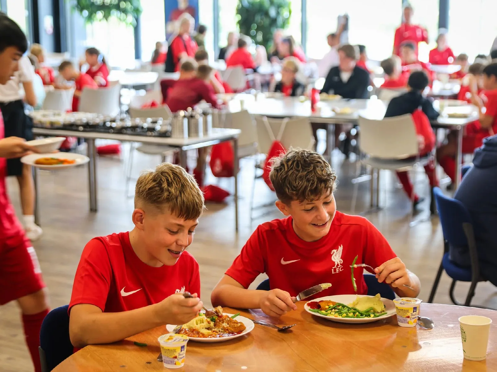 La hora de comer en el campamento