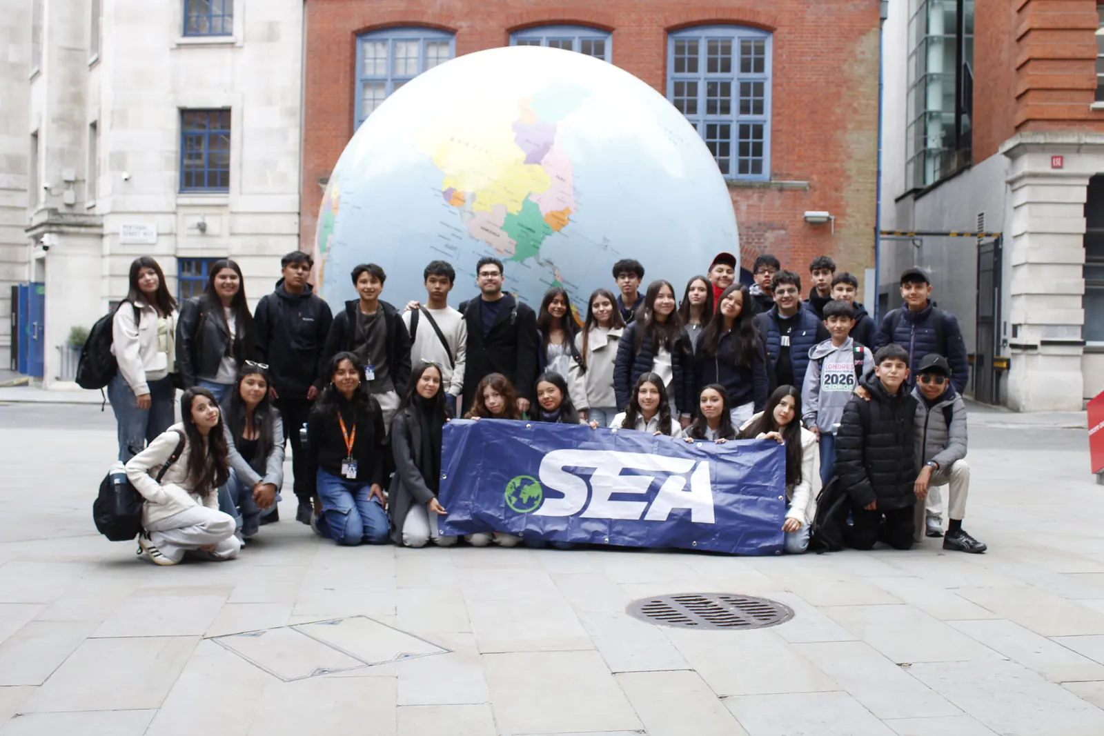 Una parada por el centro de Londres, con el grupo académico